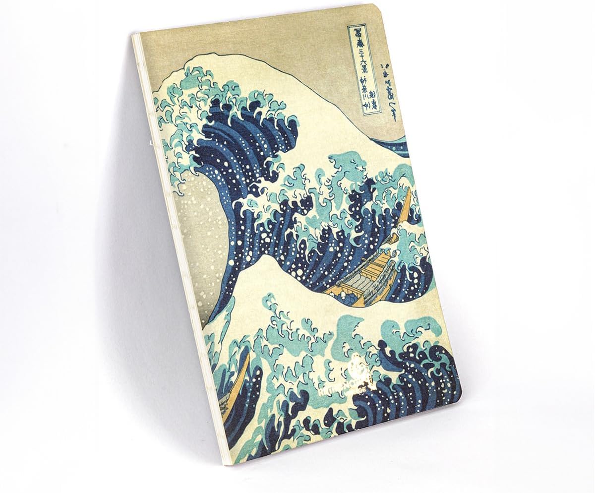 The Great W off Kanagawa, Hokusai 1829-32,  Defter III, Çizgisiz, 96 Sayfa, İplik Dikiş, Esnek Kapak, Yaldızlı Oval Kenar, Tuval Doku, 90 gram, Fildişi Renk, 14,8x21x1cm