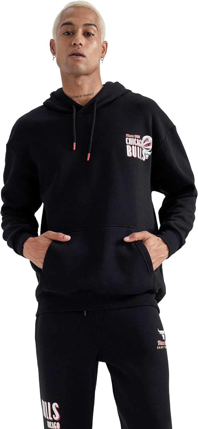 Erkek Fit NBA Chicago Bulls Boxy Fit Kapüşonlu Sweatshirt